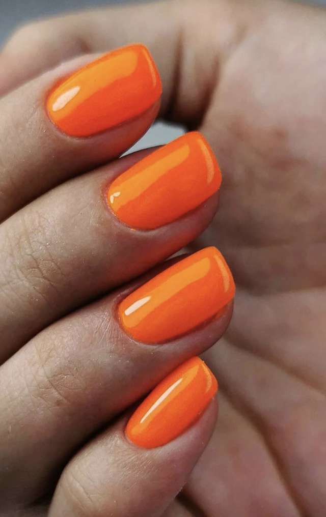 לק גל מספר 384 רד ניו יורק-Red New York מכיל 18ml