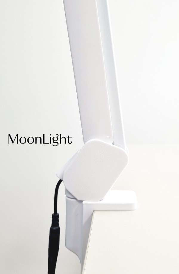 מנורת לד מקצועית עם תפס שולחני – MoonLight LED Lamp